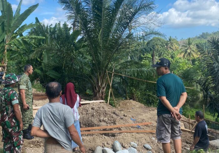 Dandim 0408/BS Tinjau Pembangunan Jembatan Gantung Perintis Garuda Berjalan Sesuai Rencana