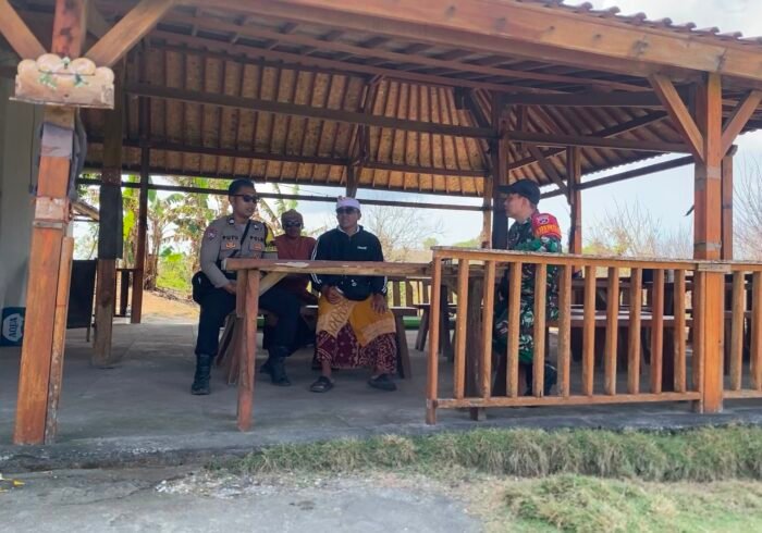 Komunikasi Sosial oleh Babinsa di Tempat Wisata Angel Bilabong
