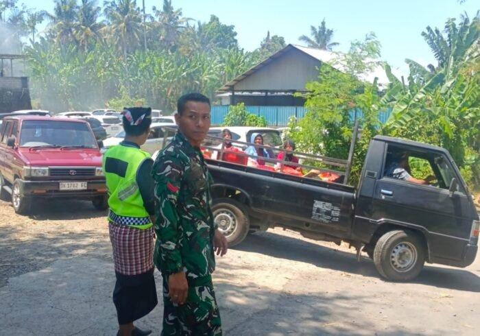 Kremasi Besar di Krematorium Kenanga, Babinsa dan Bhabinkamtibmas Siaga Menjaga Keamanan