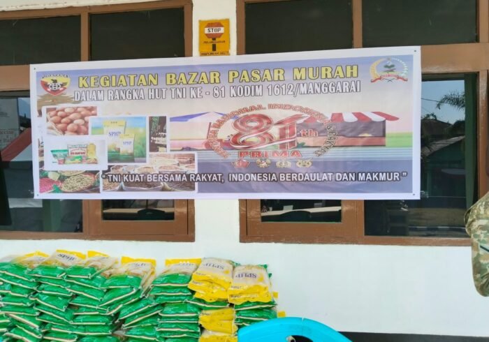 Antusiasme Warga dalam Bazar Murah HUT ke-81 TNI di Manggarai