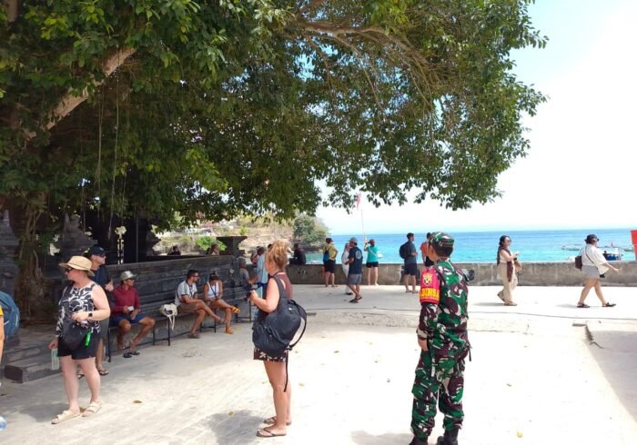 Koptu Kuswara Tingkatkan Keamanan Melalui Patroli di Pelabuhan Mushroom