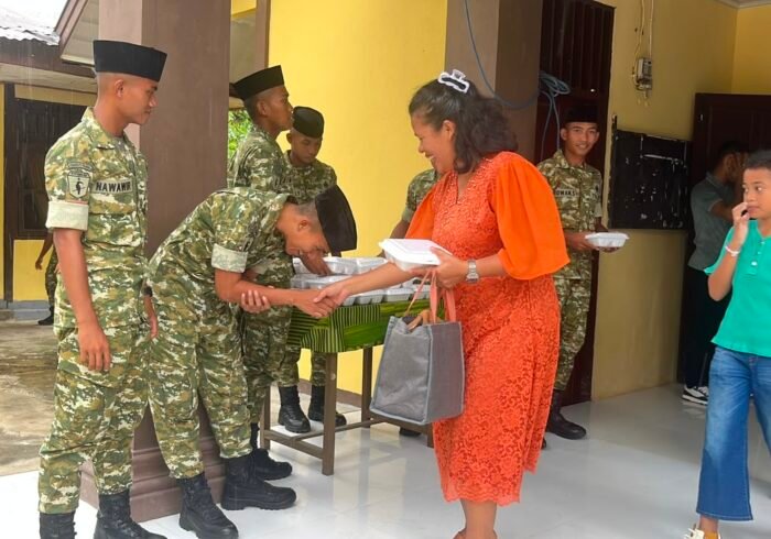 Aksi Sosial: Menyebarkan Kasih di Supiori oleh Yonif TP 859/RBK