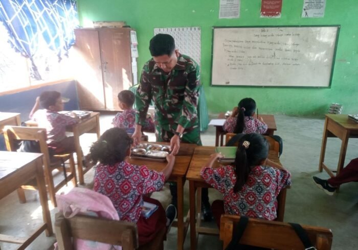 Kawal Program Makan Bergizi, Babinsa Turun ke Sekolah-sekolah