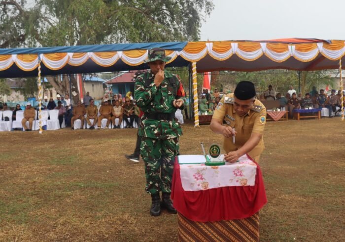 Wakil Bupati Halteng Resmikan TMMD ke-130 di Pulau Gebe