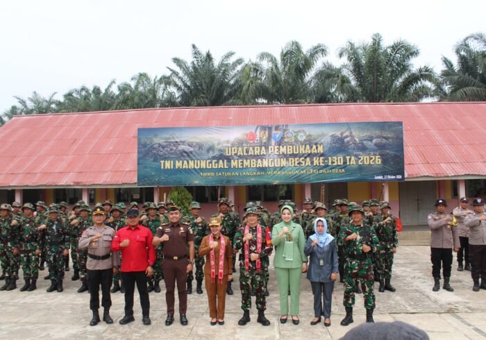 Sinergi TNI-Polri dan Masyarakat dalam TMMD ke-130
