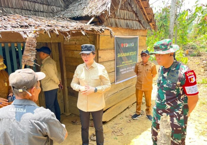 Bupati Poso dan Dandim Tinjau Program RTLH di Desa Leboni