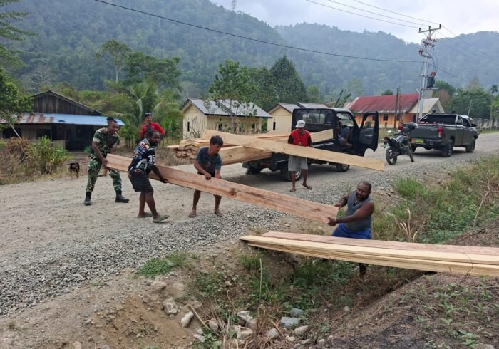 Sinergi TNI dan Warga dalam TMMD ke-130 di Yamboi