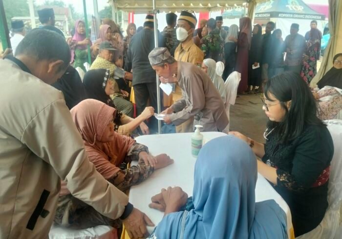 Pelayanan Medis Gratis di TMMD ke-130, Warga Sumur Bandung Antusias Berpartisipasi