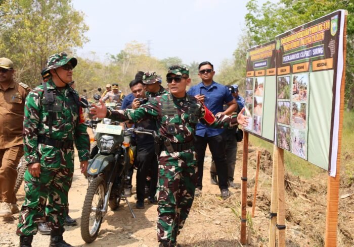 Pemeriksaan Lokasi TMMD Ke-130 Oleh Dandim dan Bupati