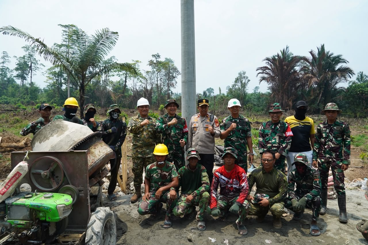 Bupati Irwan Tinjau Pengerjaan TMMD ke-130 di Luwu Timur