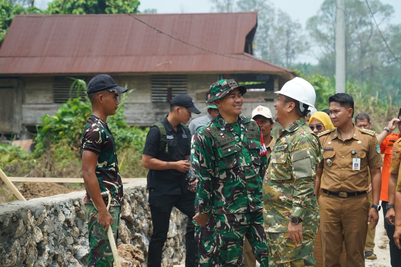 Kolaborasi Pemkab Luwu Timur dan TNI dalam TMMD ke-130