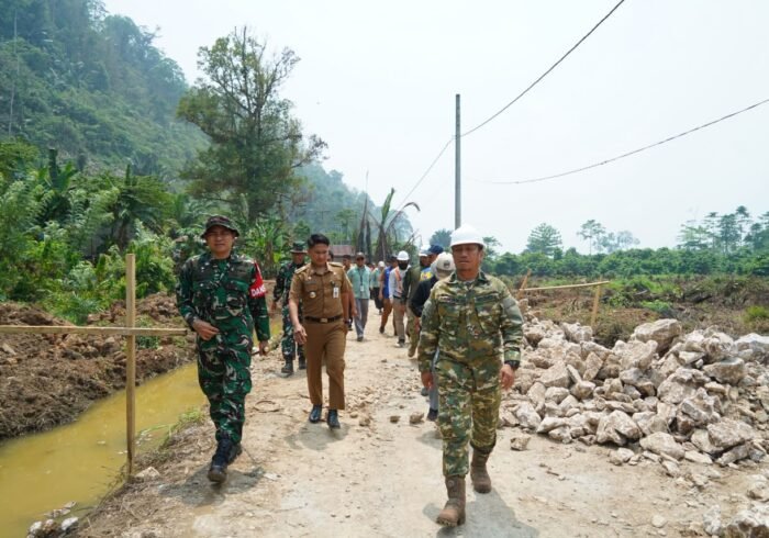Program TMMD ke-130: Peningkatan Jalan untuk Masyarakat Parumpanai