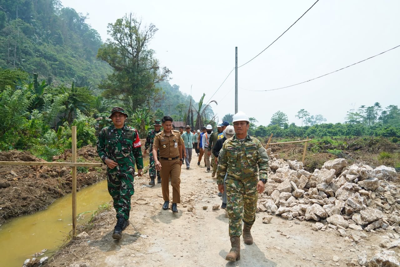 Program TMMD ke-130: Peningkatan Jalan untuk Masyarakat Parumpanai