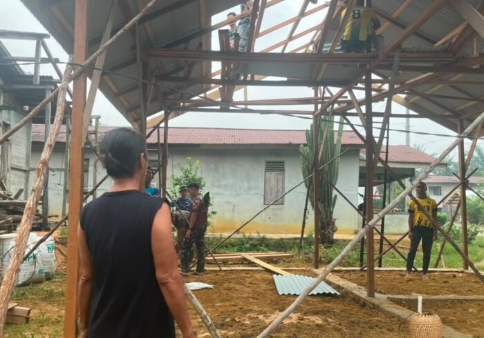 Bu Suhanim Bersyukur atas Pembangunan Rumahnya oleh Satgas TMMD