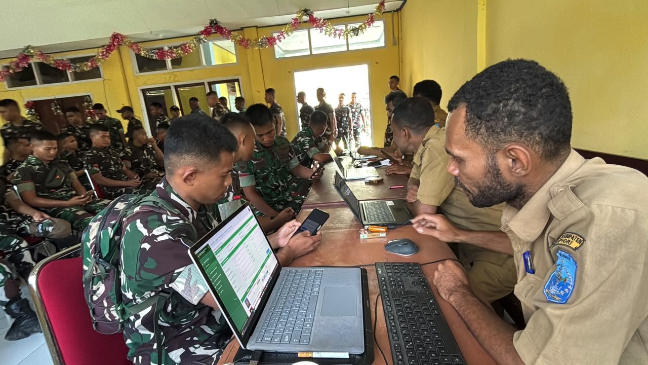 Yonif TP 859/RBK dan Disdukcapil Tingkatkan Pemahaman IKD