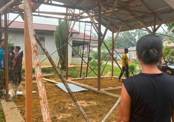 TMMD Ke-130: Upaya TNI Dalam Membangun Rumah Bu Suhanim