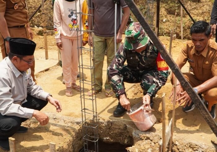Dandim 0818 Lakukan Peletakan Batu Pertama RTLH di Malang