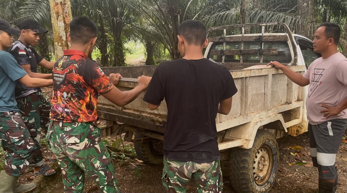 Dari Pengangkutan Material hingga Pembangunan, Satgas TMMD Berkomitmen untuk Masyarakat