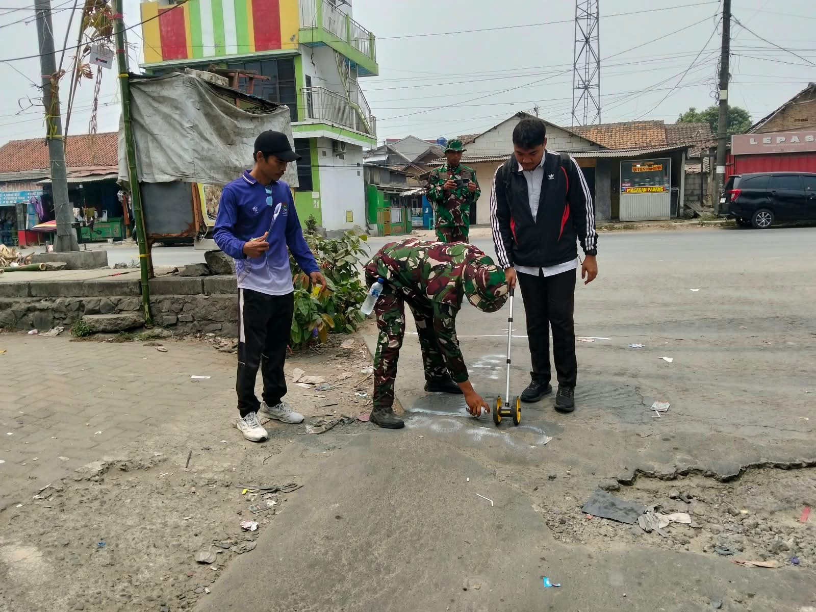 Inisiatif TMMD ke-130 Membangun Jalan di Desa Sumur Bandung