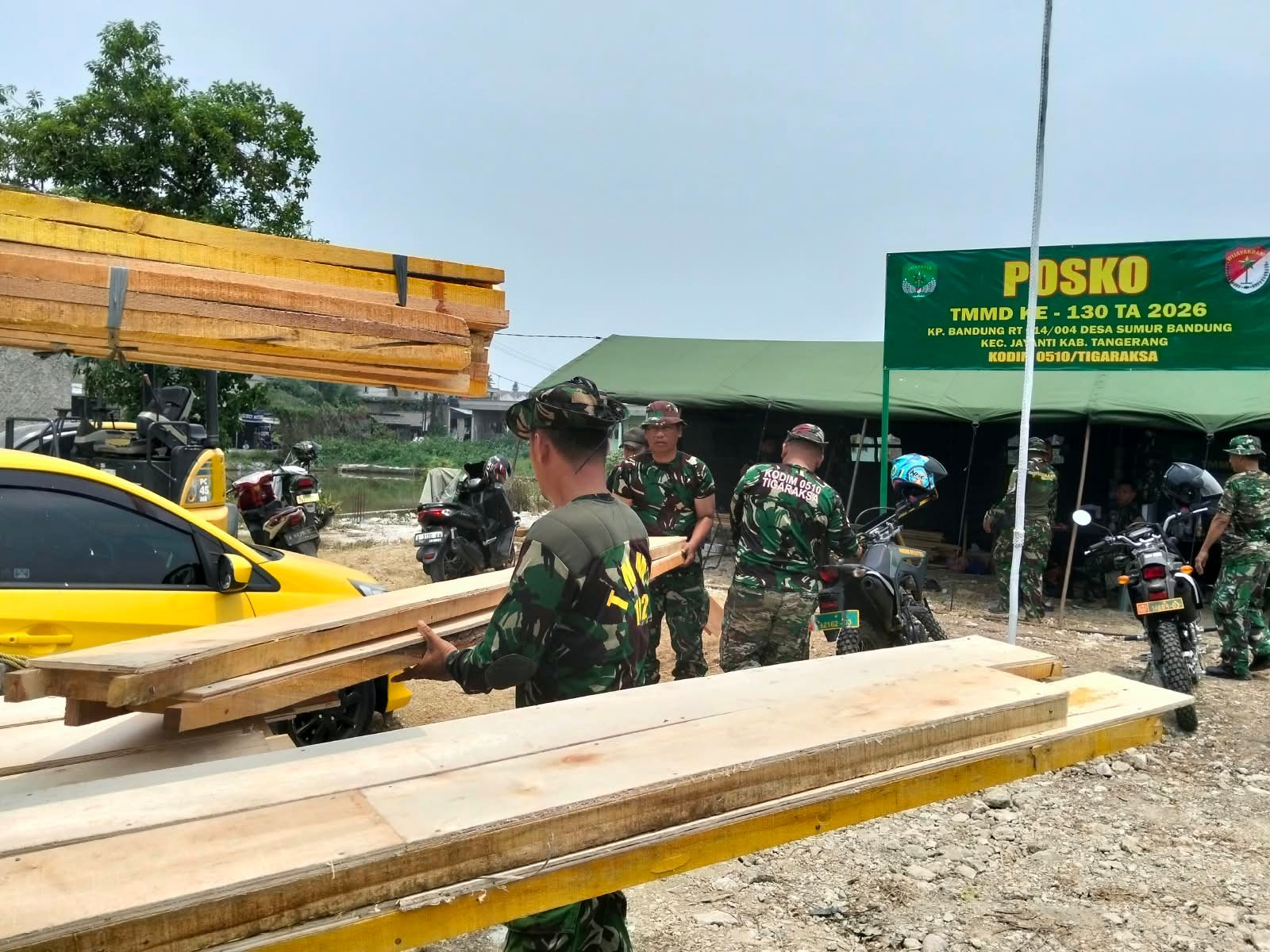 Kegiatan Satgas TMMD ke-130 dalam Membangun Desa