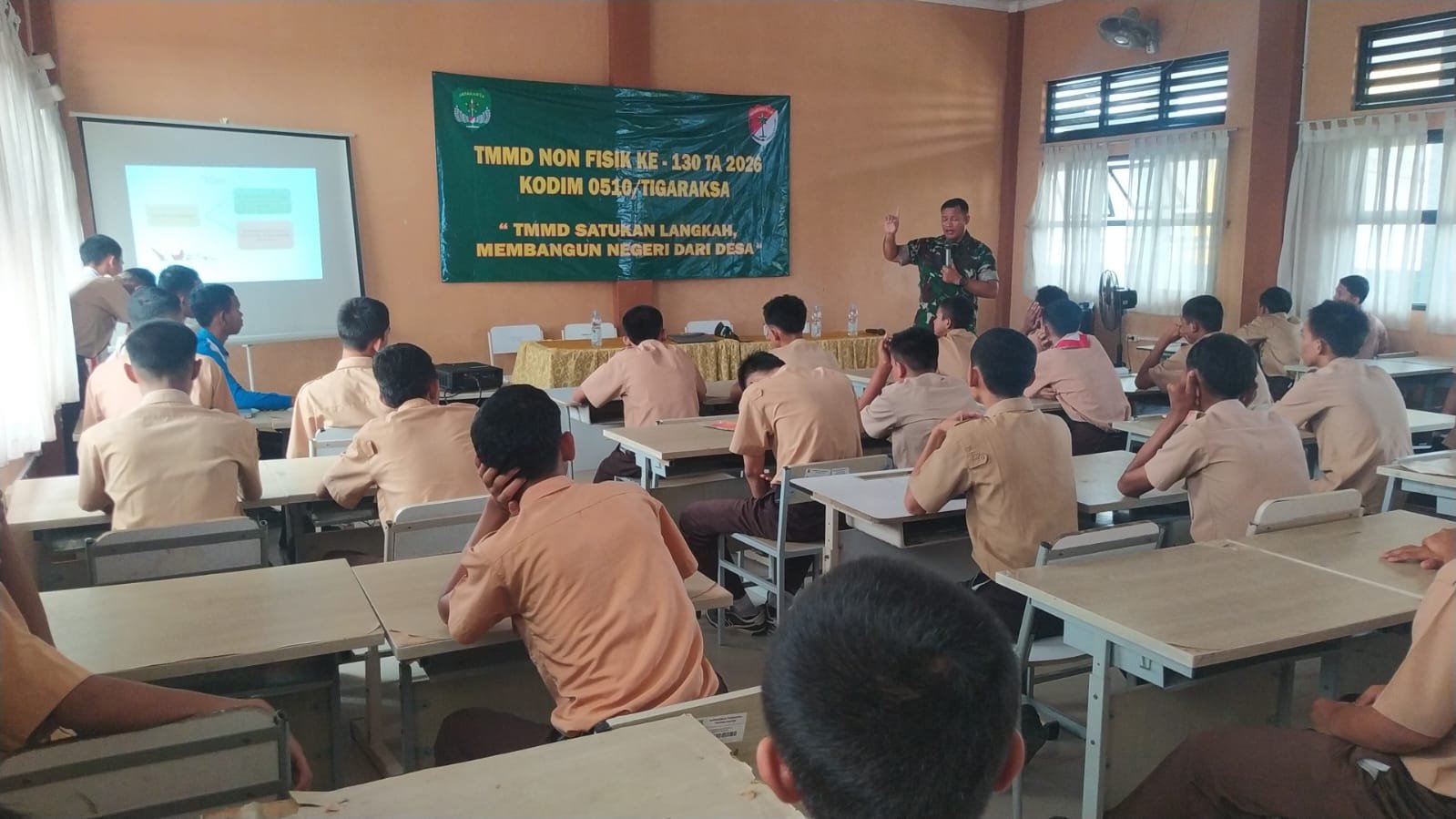 Wisata Wawasan Kebangsaan: 40 Pelajar SMKN 11 Tangerang Berpartisipasi dalam TMMD ke-130