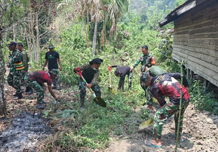 Kemanunggalan TNI dan Rakyat dalam Pembangunan Fasilitas Kebersihan