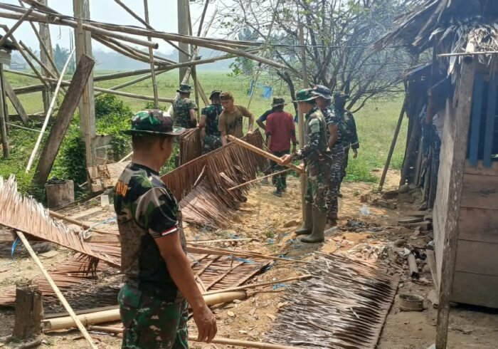 Satgas TMMD ke-130 Awali Proyek Renovasi Rumah Tiku Djobu di Leboni