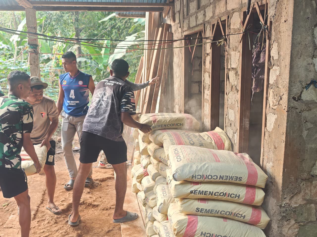 Kondisi Sulit Satgas TMMD: Jalan Terjal dan Asap di Ambon