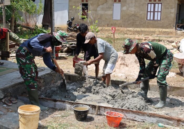 Kerjasama Warga dan Satgas TMMD Ciptakan Fondasi Rumah yang Kuat