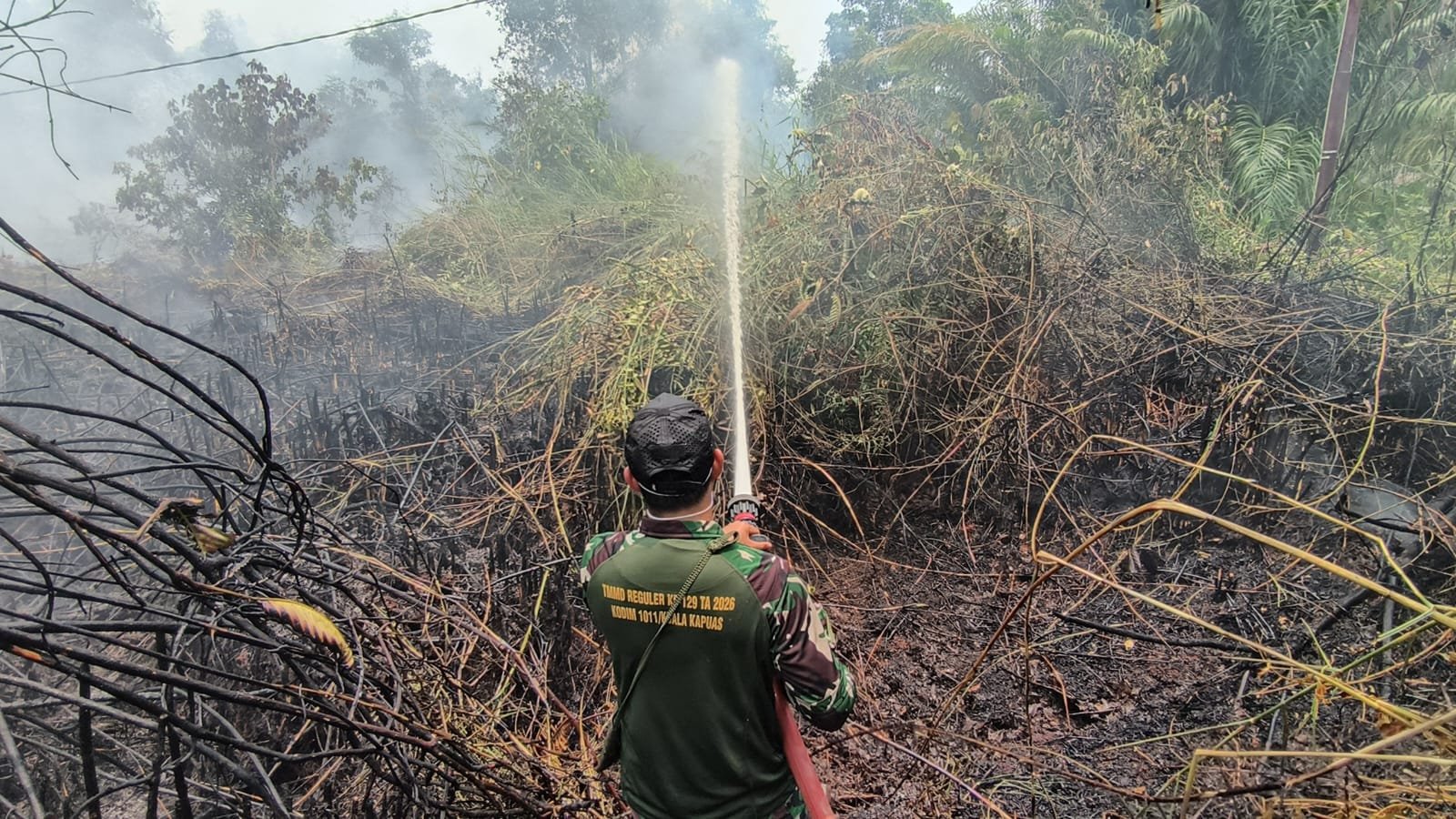 TNI-Polri Bersinergi Atasi Kebakaran Hutan di Kapuas Barat