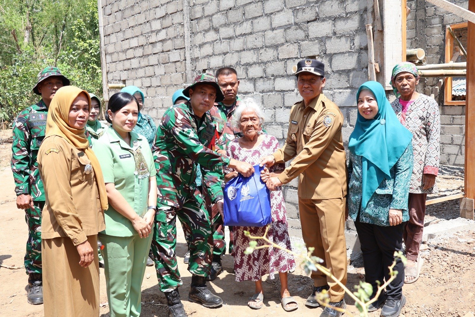 Usia 95 Tahun, Mbah Waqilah Tunggu Selesainya Perbaikan Rumah oleh TMMD