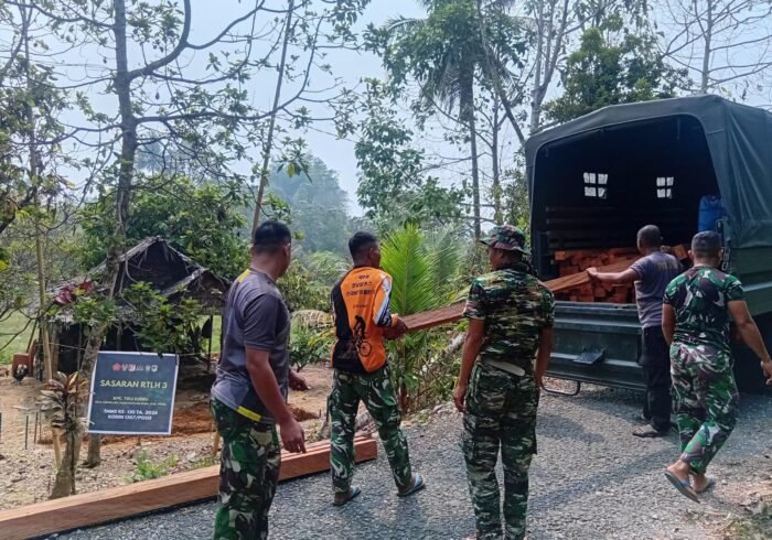 Satgas TMMD ke-130 Berikan Bantuan Material untuk Perbaikan Rumah