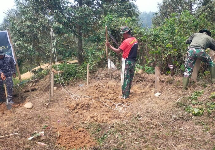 Pembangunan MCK di Desa Leboni oleh Satgas TMMD sebagai Upaya Sanitasi