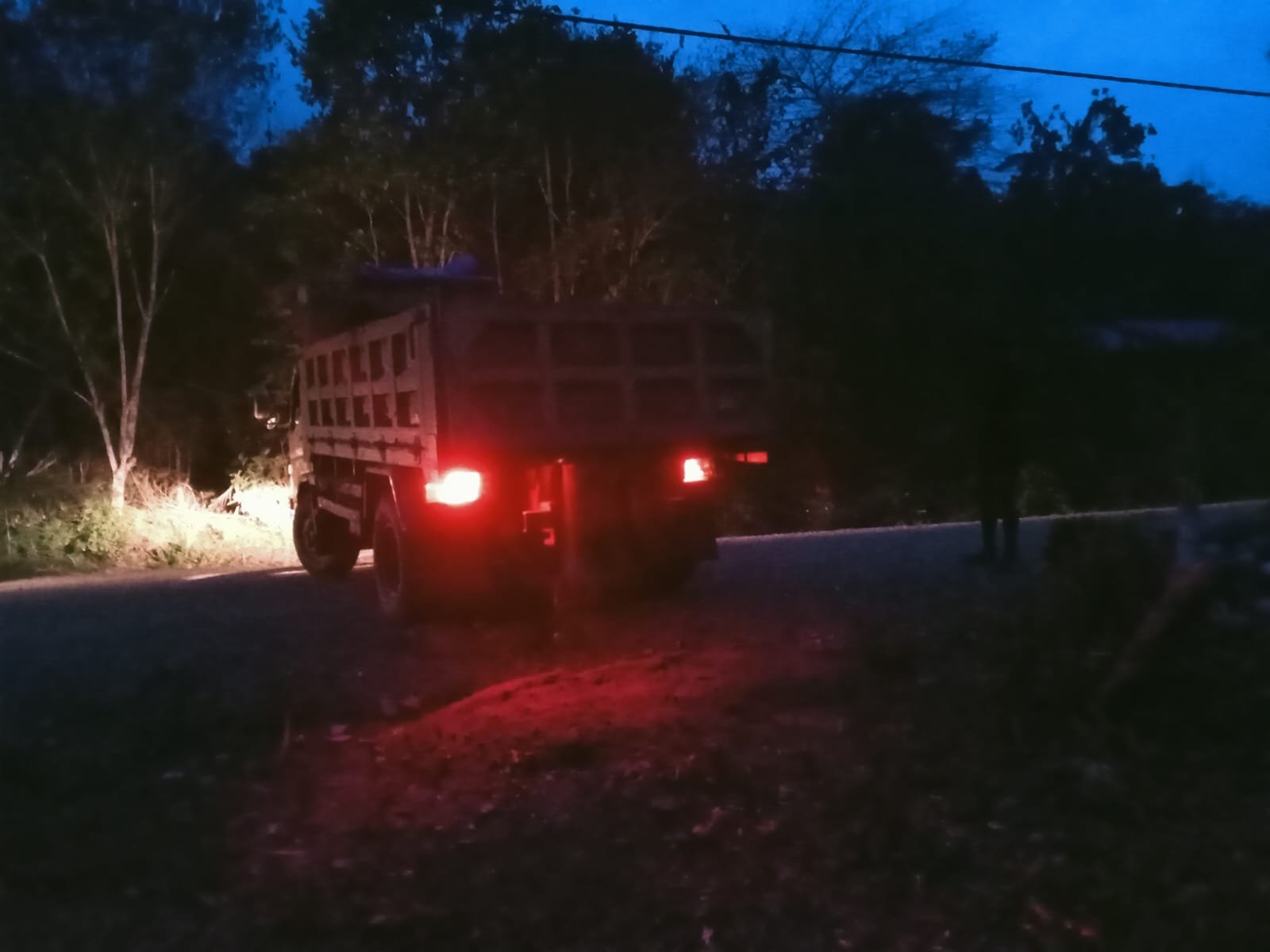 Dedikasi Malam Prajurit TMMD Kodim 1808/Mansel di Kampung Yamboi