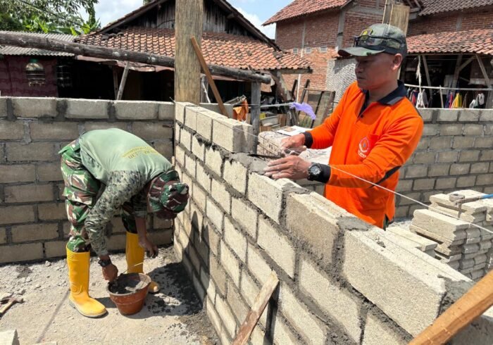 Agus Suwandi Terlibat Langsung Dalam Proses Pembangunan Rumahnya