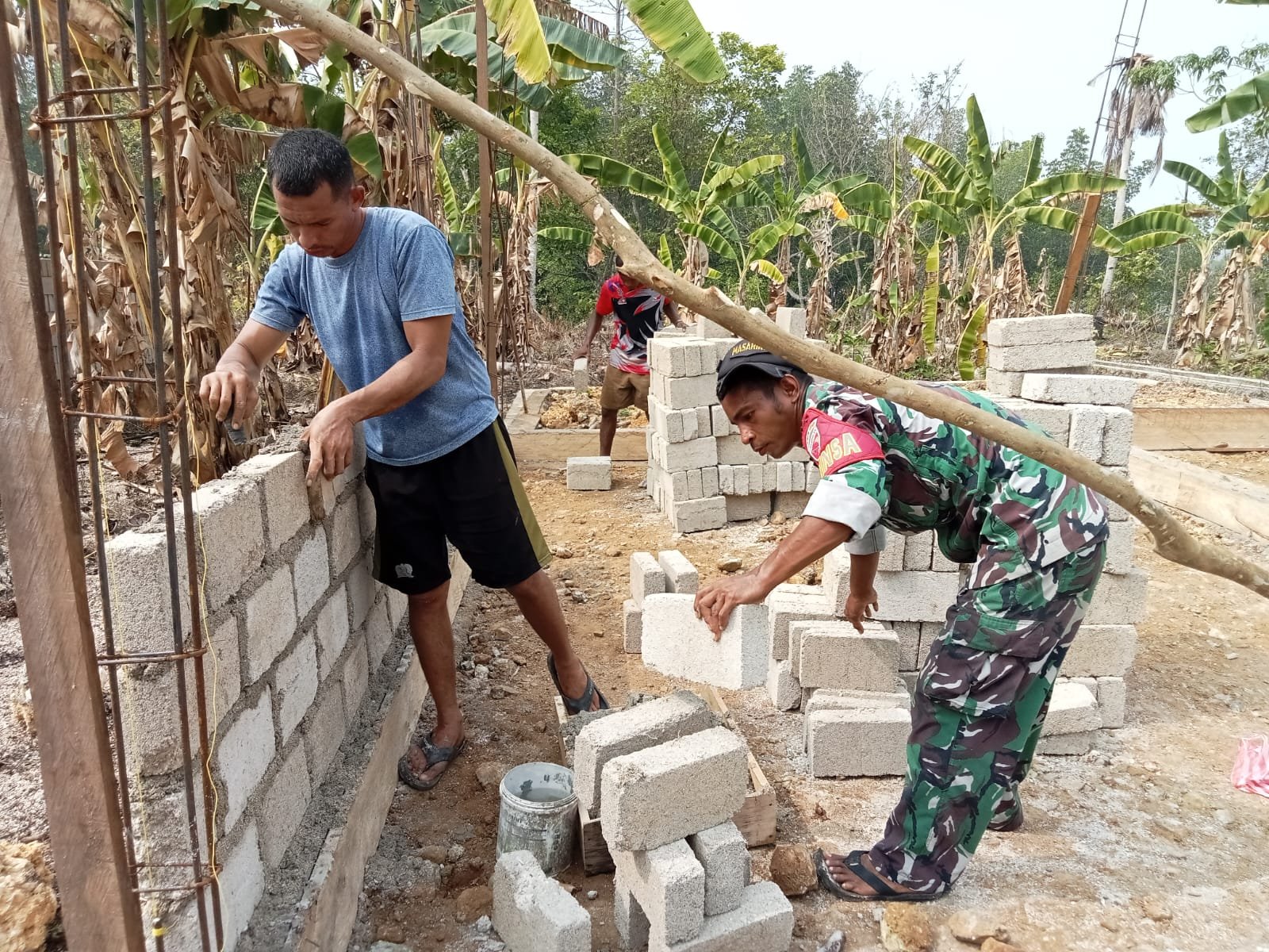 Satgas TMMD ke-130 Berkomitmen Membangun Hunian Layak bagi Warga Desa Yang