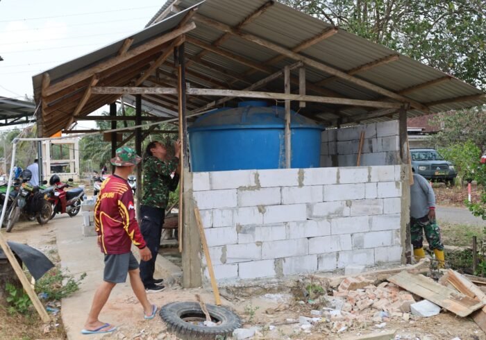 TMMD ke-130: Dinding Mushola Istiqomah Mulai Terbangun