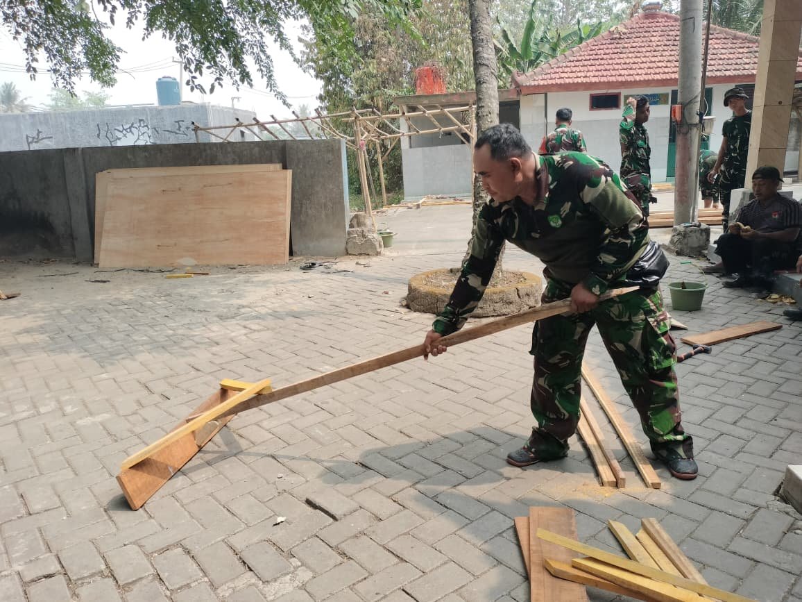 Partisipasi Aktif Satgas TMMD ke-130 dalam Pembangunan di Sumur Bandung
