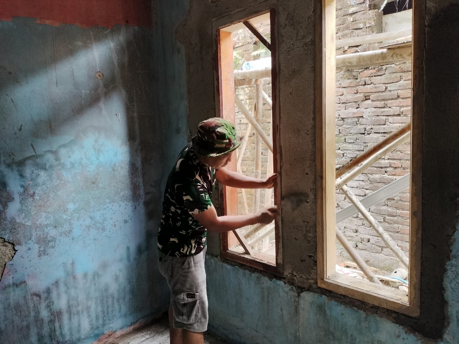 Sukseskan Program TMMD ke-130, Kodim 0510/Tigaraksa Bantu RTLH